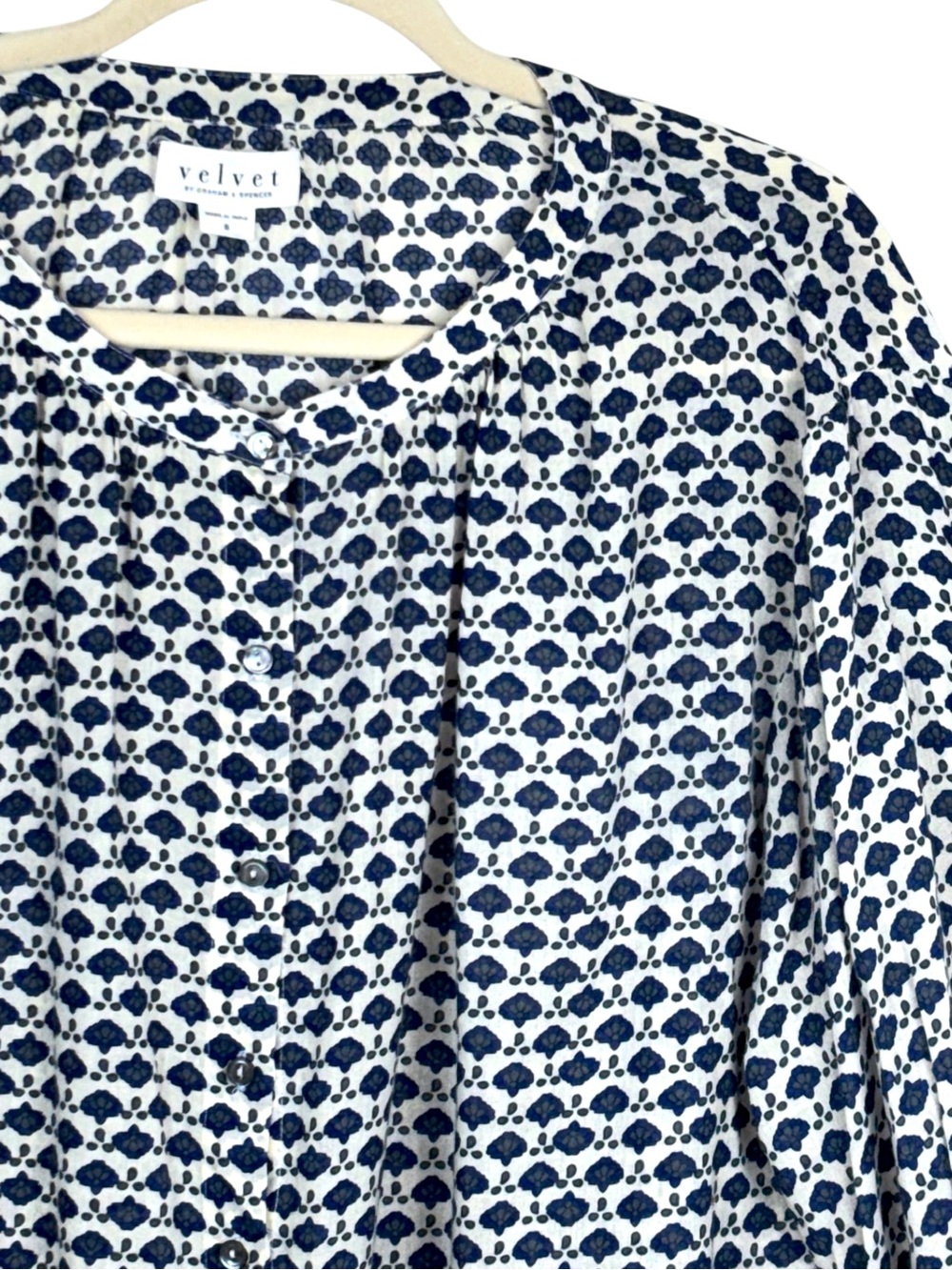 Velvet By Graham & Spencer Blue White Abstract Print Button Front 3/4 Sleeve Top - Picture 8 of 14
